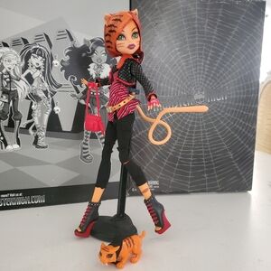 Monster High ♡ Toralei Stripe first wave (Generation 1, release year 2011).